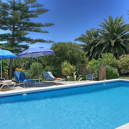 Victoria Poolside Manilva